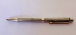Caneta esferográfica Sheaffer, silver plated casing. Em excelente estado de conservação. Necessita fazer recarga.