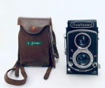 Câmera Chiyoda Kogaku, Minolta cord. Foi o primeiro TLR de Chiyoda com alavanca de foco rápido. O filme é enrolado por uma alavanca e tem um cortador automático de quadros. Não há mecanismo de prevenção de dupla exposição.  Em excelente estado de conservação. Estojo em couro, descosturado. No estado.