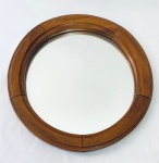 Espelho redondo em madeira nobre. Med. Diâm. 30 cm.