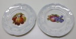 PORCELANA MATARAZZO - Par de pratos para frutas, marcada no fundo, com a marca DRESDEN, usada para diferenciar porcelanas com rica decoração de frutos policromadas. Dia 18 cm.