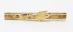 JÓIA - Broche em ouro 18k. Pesa 1,75g. Mede 2,5 cm. PEÇA NÃO EXPOSTA NO LEILÃO, A MESMA ENCONTRA-SE NO COFRE DO BANCO.