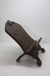 DIVERSOS - Porta missal em madeira nobre entalhado. Med. 43x27 cm.