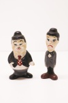 COLECIONISMO  Miniaturas - O Gordo e O Magro em biscuit. Alt. 10 cm.