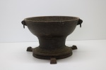DIVERSOS - Antigo fogareiro em ferro. Med. 14x22 cm.