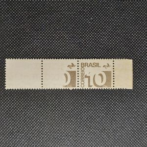Nº539 - Cifra - Variedade - Tira de 3 selos com falha na empressão