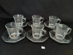 6 Xicaras de Chá em Vidro Frances Oitavado Arcoroc. Medidas Xicara 8 cm altura x 7,5 cm x 7,5 cm e Pires 14 cm x 14 cm.
