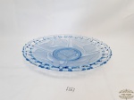 Prato de bolo pudim em vidrao azul decada de 60.Medida: 34 cm diametro.