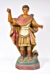 ARTE SACRA -  GRANDE imagem representando São Jorge em madeira policromada e entalhada, século XVIII/XIX. Medida: 71 cm x 35 cm; Base: 30 cm x 23 cm