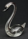 Escultura em vidro  artístico" moldado representado Cisne em base translúcida interior com listras negras estilo Art deco. Medida: 22 cm de altura x 12 cm de largura