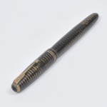 Caneta Parker, Modelo vacumatic, tinteiro, acetato e folheada a ouro, década de 1930. Gravado no corpo da caneta   PARKER  VACUMATIC U.S.A. Bom estado de conservação.