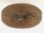 Gamela em madeira nobre  em dois tons podendo ser utilizada como centro de mesa. Medida: 46 cm x 29 cm