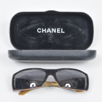 CHANEL - Óculos de sol unissex CHANEL modelo 5118 color 34187 em estojo original em ótimo estado de conservação. Fabricado na Itália.