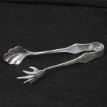 Reed and Barton Sterling Silver - 1900 a 1940 - Pinça para gelo em metal espessurado à prata inglês, contrastado, finalizado em garra. Medida: 24 cm