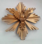 Lindo divino espirito santo em madeira com douração - Altura: 31 cm