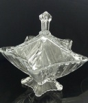 Lindo Bombonier em vidro com quatro pontas - Diametro; 22 cm  Altura: 22 cm