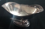WOLFF - Linda e antiga molheira confeccionada em metal espessurado a prata. Medidas: 20x15x10 cm