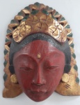 Mascara decorativa em madeira indiana- Medida: 13x18 cm