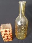 Delicada jarra e pote decorativo, vidro e material sintético- Altura : 22 cm e 10 cm