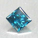 DIAMANTE - Raro diamante azul de 0.04 ct medindo 1.79 x 1.75 x 1.20 mm , tratamento 100% natural de excelente qualidade e clareza I1 / I2 . Clássica lapidação Princess , origem Bélgica . ótimo investimento para montar uma joia de qualidade .