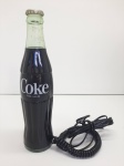 Telefone em formato garrafa de COCA COLA, vintage anos 50. Alt. 24,5cm. Funcionando.