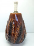 Base para abajur em cerâmica esmaltada marrom com folhagens, MED.: 41 x 21 cm diâmetro. Lascado.
