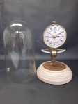 Relógio Antigo de mesa Tagus Dimep com Cúpula de vidro. MED.: 25cm Não testado e sem garantia de funcionamento.