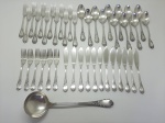 CHRISTOFLE - Parte faqueiro composto de 12 garfos, 12 colheres, 1 concha, 6 garfos de sobremesa, 12 facas para peixe.