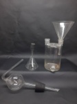 Lote de 3 vidros de laboratório. MED.: maior 30cm e menor 15cm. No estado.