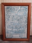Grande Moldura em madeira com gravura representando personagens bíblicos, apresenta desgastes. MED.:85X62CM