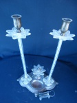 Antigo Castiçal para 2 velas em cristal com base em metal e dispositivo para caixa de fósforo na base. Altura: 42 cm.