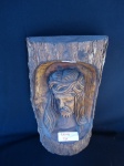 Escultura de Cristo madeira entalhada a mão. Altura: 35 cm.