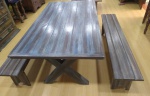 Mesa com bancos construida em madeira de demolição patinada, medidas da mesa altura 85 x 100 x 220 cm e medidas dos bancos altura 47 x 30 x 200 cm.