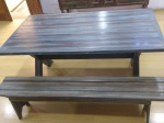 Mesa construída com madeira de deolição ocm dois bancos, medidas da mesa altura 79 x 102 x 182  cm e medidas dos bancoa altura 47 x 31 x 180 cm.