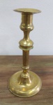 Castiçal em metal dourado altura 20 cm.