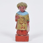 Estatueta madeira policromada altura  13,5 cm.