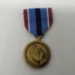 Militaria - Medalha das Forças Armadas Americanas por serviços Humanitários - 07
