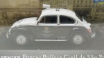 Volkswagen Fusca - Viatura da Polícia Civil de São Paulo - Carrinho miniatura diecast na escala 1/43 - Série Veículos de serviço do Brasil - Acrílico original.