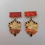 15. Lote com DUAS Belas medalhas militares com estrela comunista, conferidas a membros do Exército Vermelho pelos feitos na Segunda Guerra