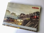 FERROMODELISMO - Belíssimo catálogo da MARKLÍN totalmente ilustrado com 240 páginas coloridas.