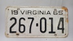   Linda e antiga placa de carro antiga da década de 60 (1965) dos Estados Unidos, do estado da Virgínia - Tudo em alto relevo, feita em ferro  