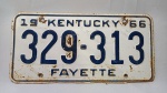    Linda e antiga placa de carro antiga da década de 60 (1966) dos Estados Unidos, do estado de Kentucky - Tudo em alto relevo, feita em ferro   