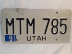 Linda placa de automóvel do estado de Utah nos  Estados Unidos. Rara. A placa mede aprox. 15,5 x 30,5 cm. 