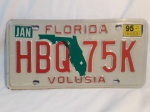 Linda placa de automóvel do estado da Florida, Condado de Volusia, nos  Estados Unidos. A placa mede aprox. 15,5 x 30,5 cm. 