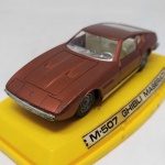 M-507 Ghibli Maserati - Linda miniatura diecast na escala 1/43 fabricada pela Pilen na Espanha. Abre portas, pneus em borracha, as rodas giram livremente. Acompanha base original
