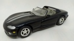 Dodge Viper RT/10 Promo licenciado pela montadora na escala 1/24. As rodas giram livremente e os pneus são de borracha