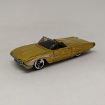   Hot Wheels - 1963 Ford Thunderbird - Linda miniatura diecast na escala 1/64. Loose - As rodas giram livremente - Conversível, chassi de ferro