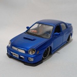 Subaru Impreza WRX - Linda miniatura diecast escala 1/24 fabricado pela maisto. Não tem caixa nem base. As rodas giram livremente, os pneus são de borracha - Mede 18,5cm de comprimento