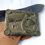 Brinquedo antigo Estrela - Lindo cinturão com 2 coldres (sem as armas) e fivela original com tema do Roy Rogers. Material couro ornado com pedras e 7 munições plásticas