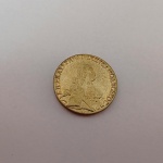 33. Linda Reprodução banhada a Ouro de moeda do Império Russo, 1763, tzar Catarina II, 5 rublos. Mede 25mm. Esta peça se trata de uma réplica