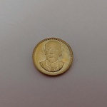 36. Reprodução banhada a Ouro de moeda da URSS, 1949, busto de LÊNIN. Mede 25mm. Esta peça se trata de uma réplica